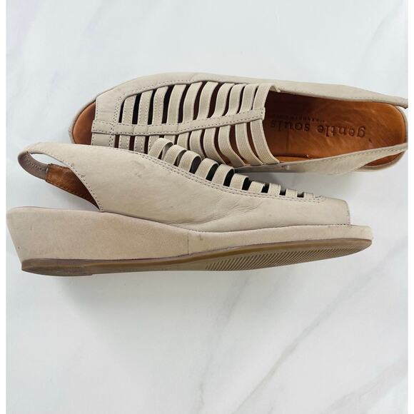 Gentle Souls by Kenneth Cole Women's Lee Low Wedge Sandal with Backstrap - Picture 6 of 8